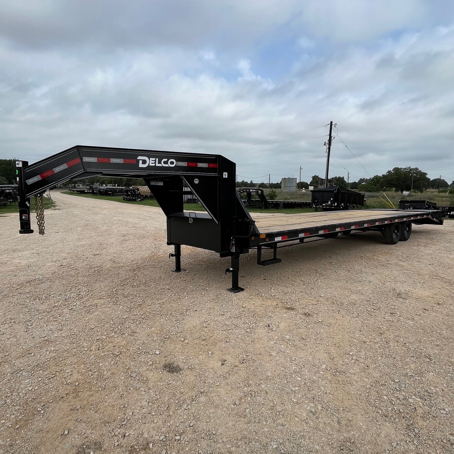 2024DelcoF132034671 Hallettsville, TX Trailer Dealership