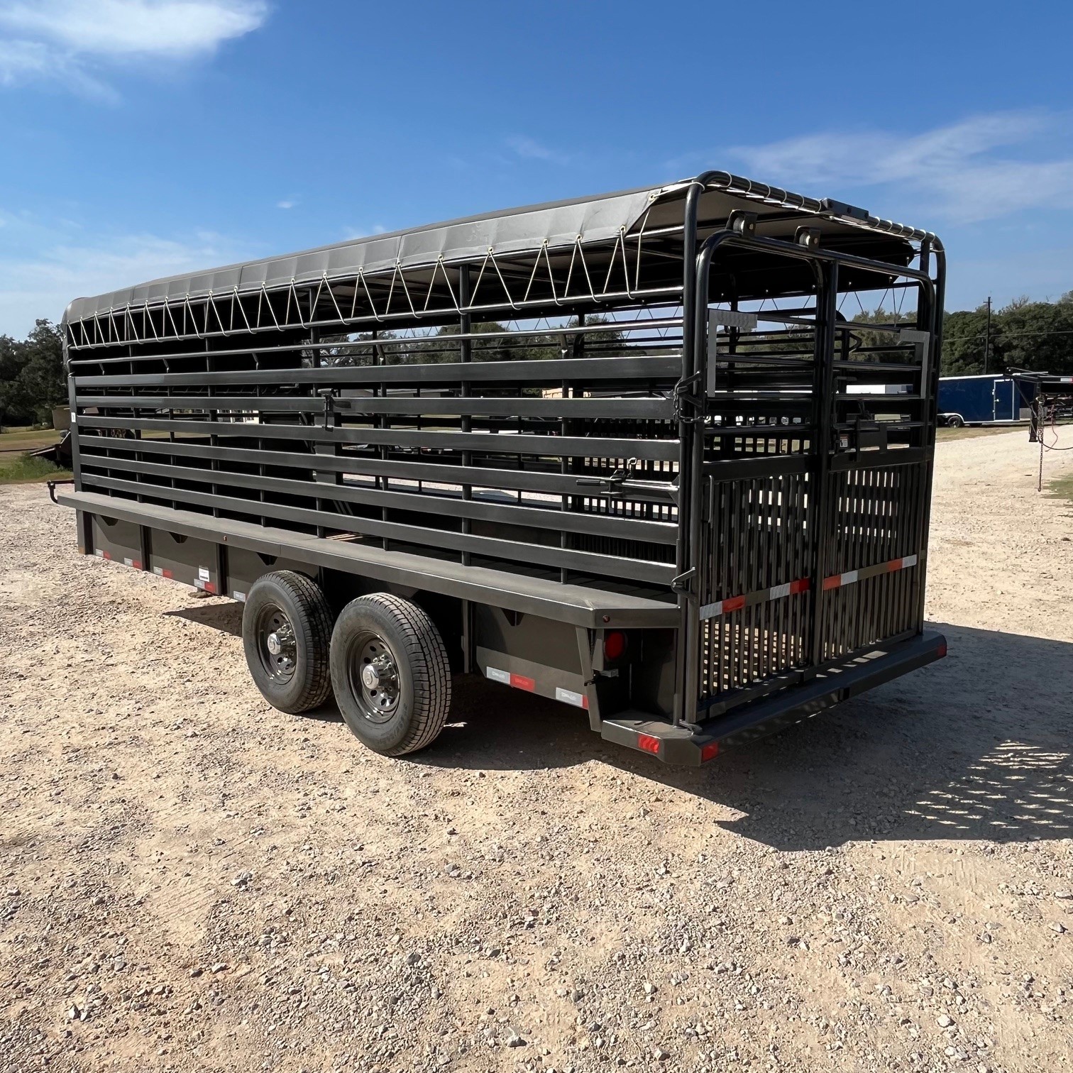 2025DelcoB820037030 Hallettsville, TX Trailer Dealership