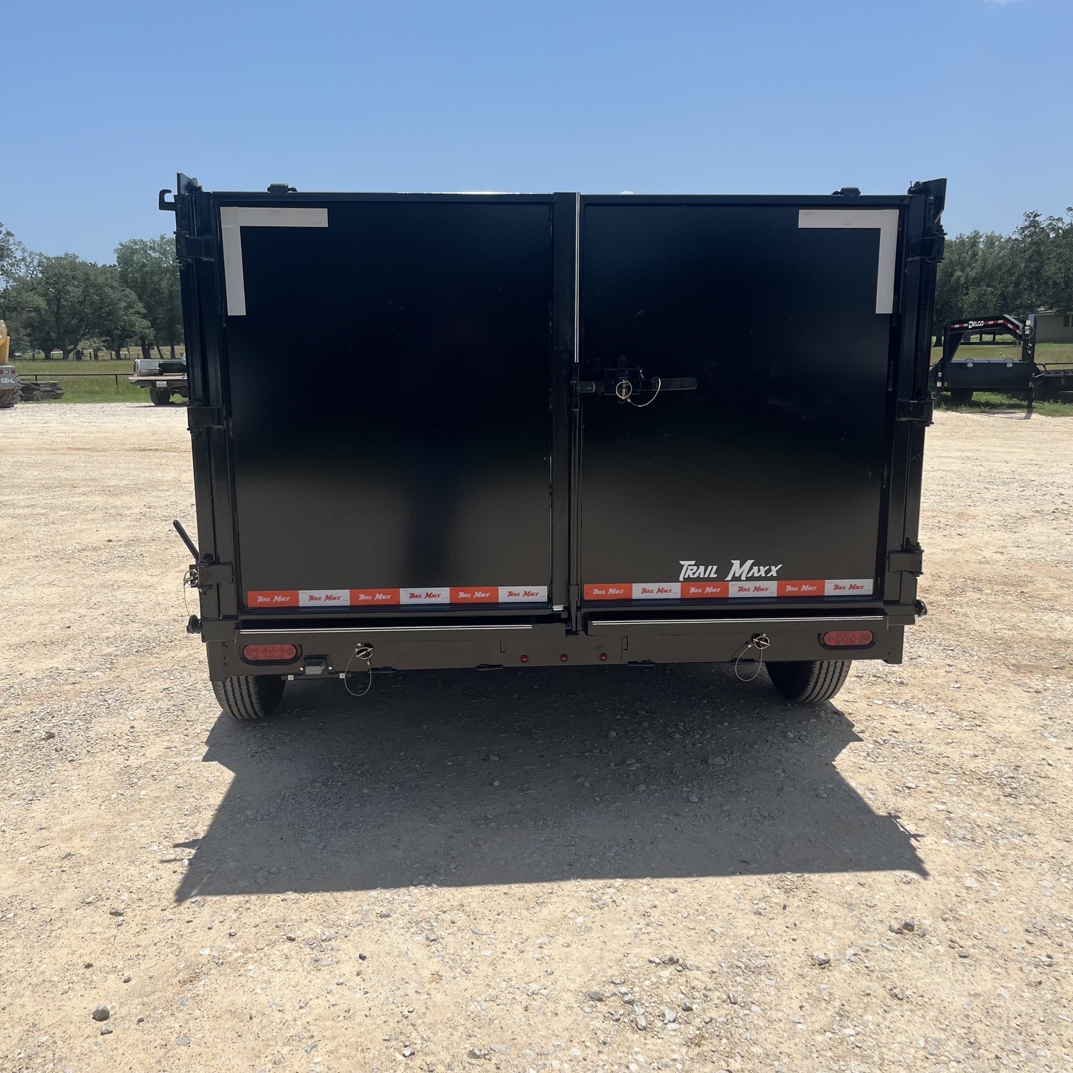 2026 Trailmaxx DT27-14'4 Dump Trailer