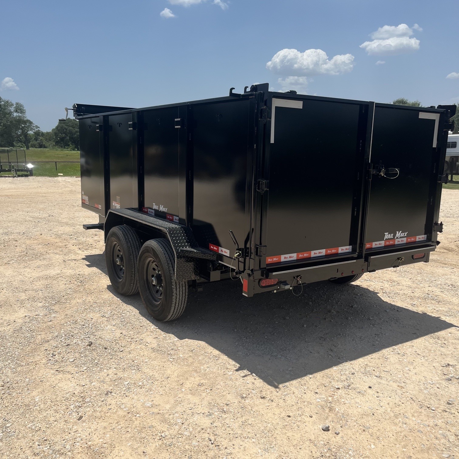 2026 Trailmaxx DT27-14'4 Dump Trailer